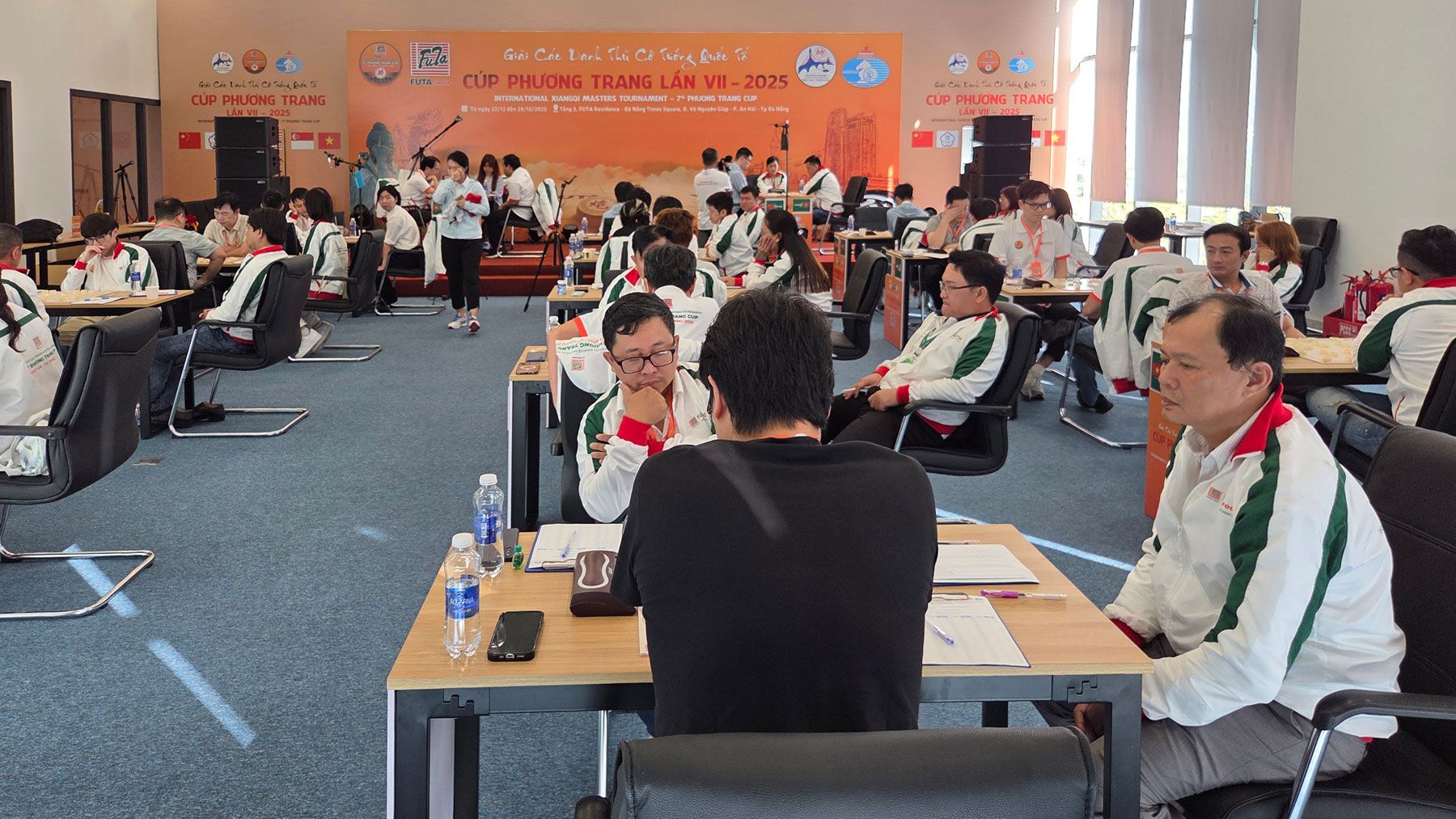 Ngày 3 cúp Phương Trang 2025: “Tây Độc" vấp ngã tại bước ngoặt – “Tam đầu chế” Tượng kỳ phương Bắc tạm vươn lên dẫn đầu