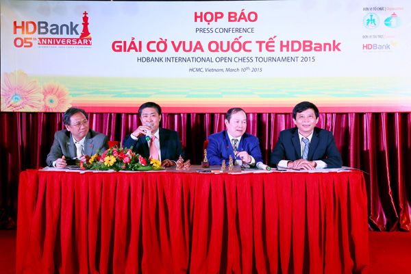 hdbank5-hopbao_08.jpg